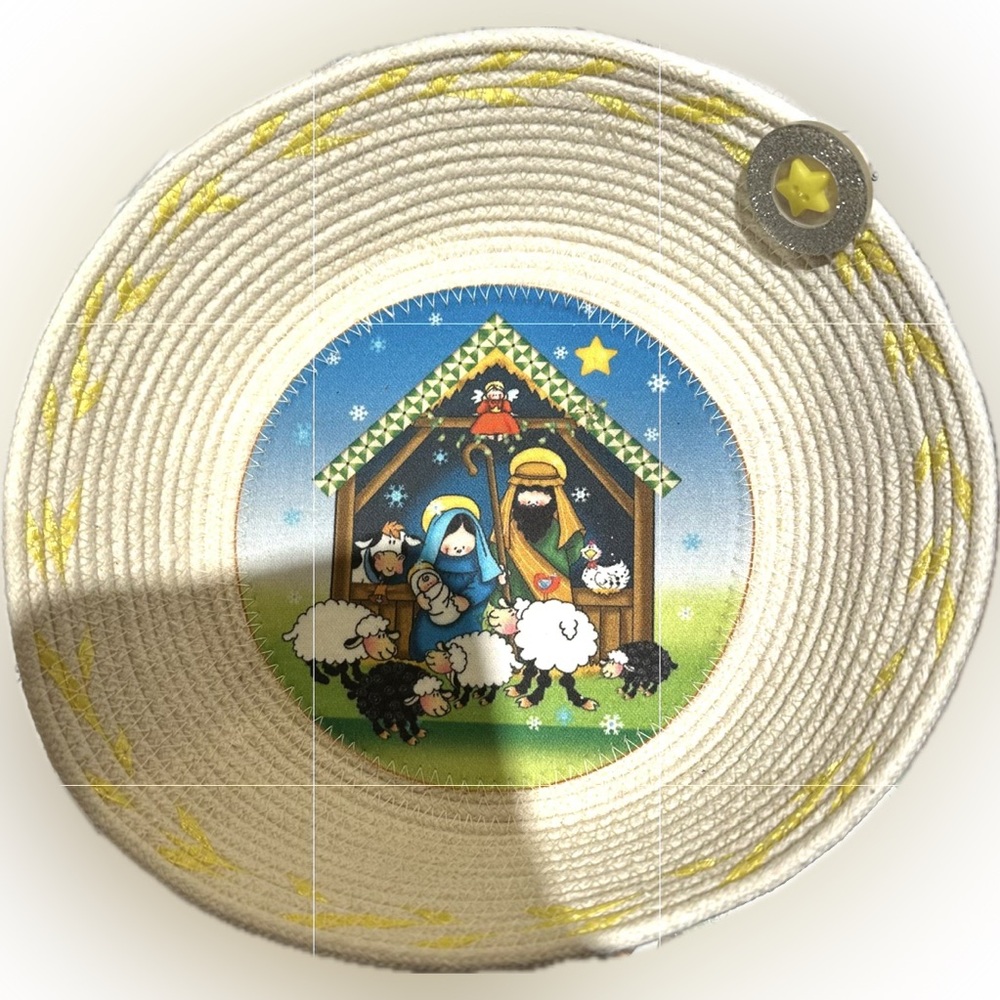 NEW Whimsical Artisan HandMade Super Sweet Nativity Scene Round Woven Basket HTF